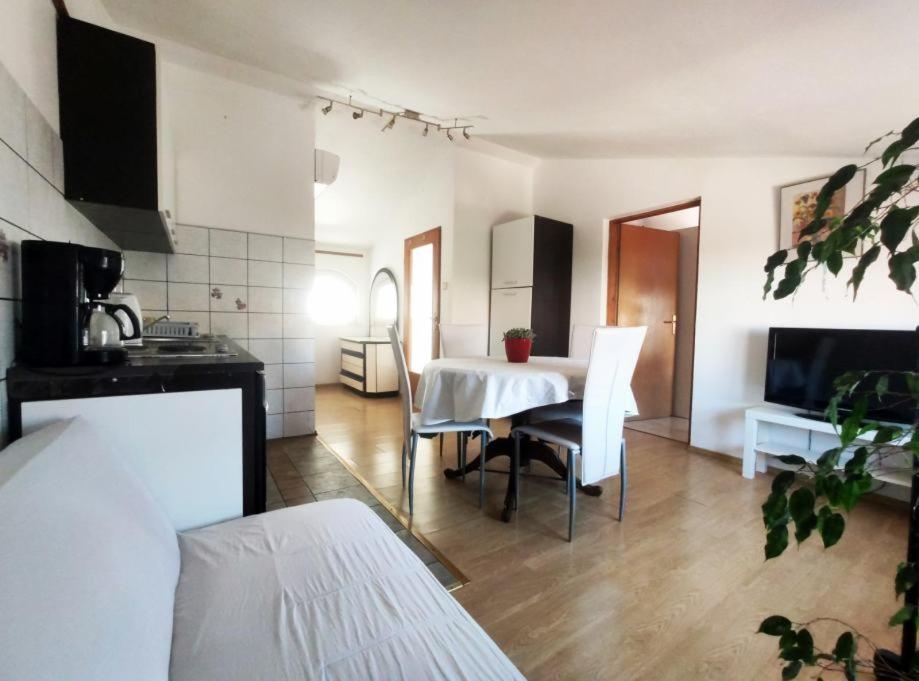 Apartman Ana Апартаменты *